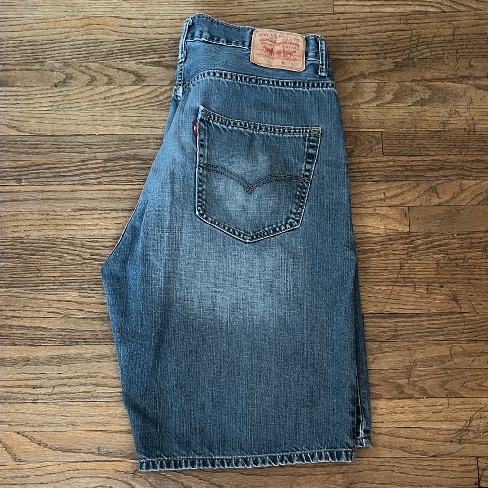 Men’s Levi’s 569 Distressed Wash Jean Shorts